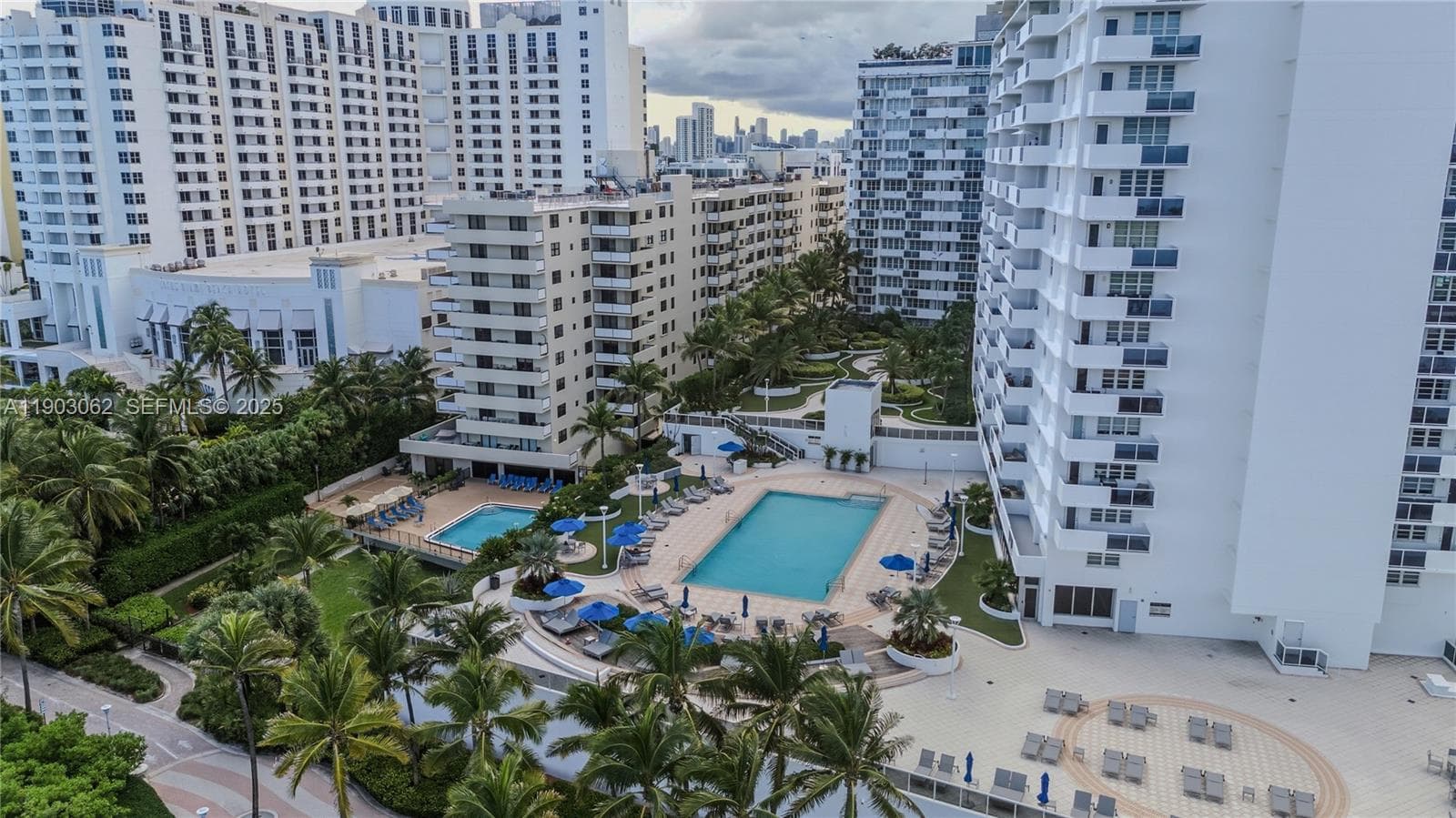 A11903062 — Miami Beach — 54
