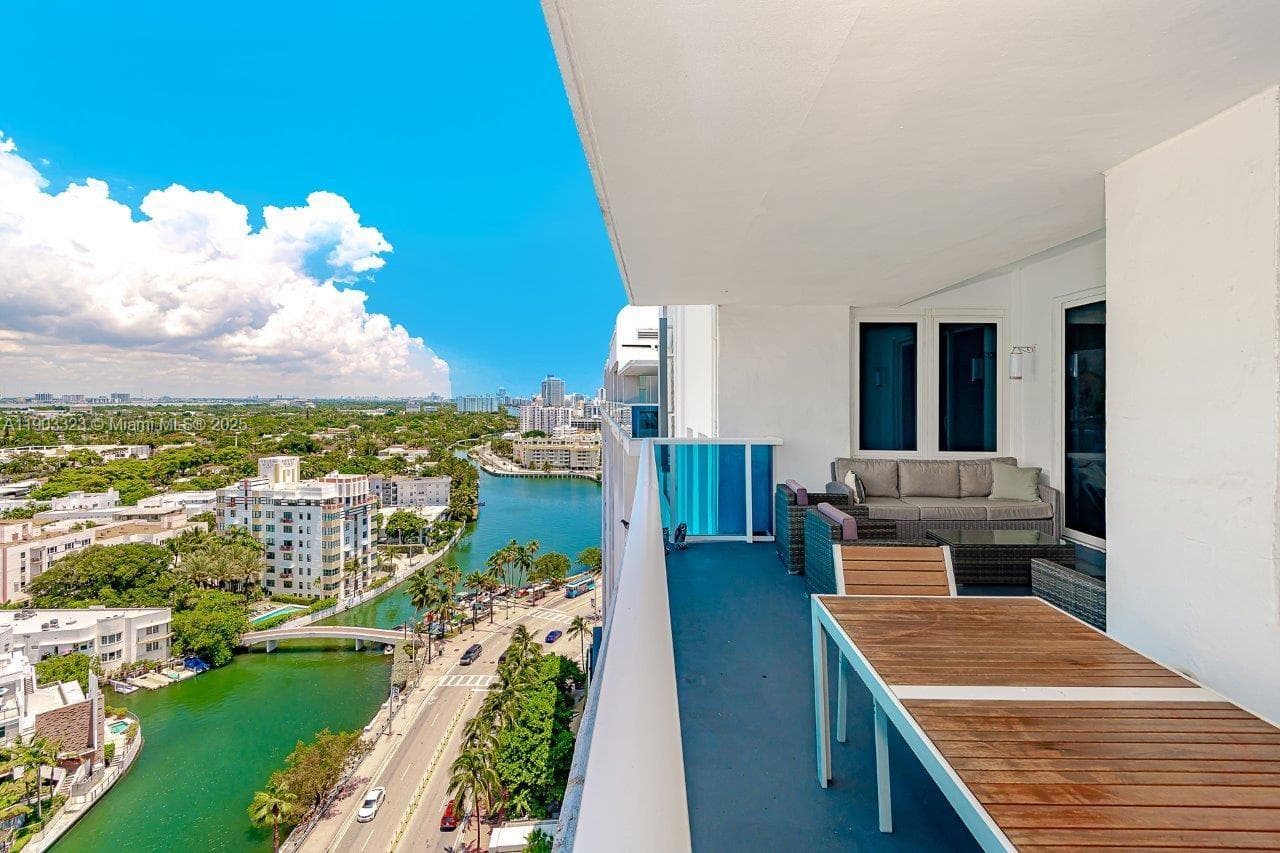 A11903323 — Miami Beach — 27