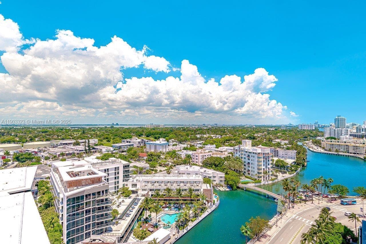 A11903323 — Miami Beach — 28