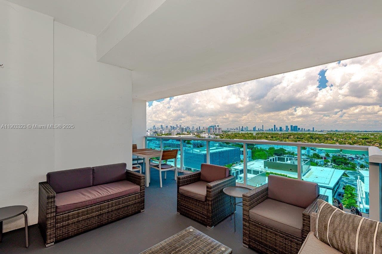 A11903323 — Miami Beach — 24