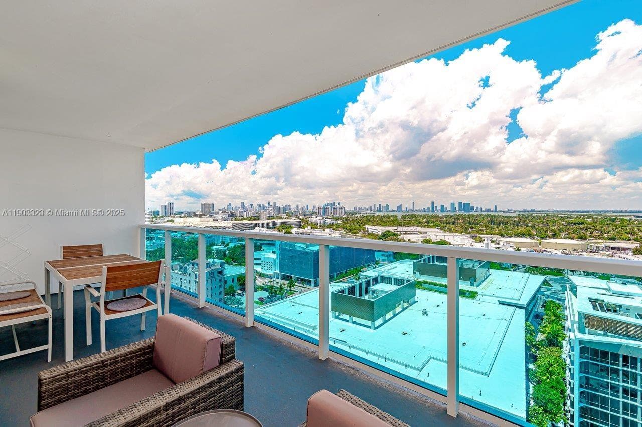 A11903323 — Miami Beach — 25
