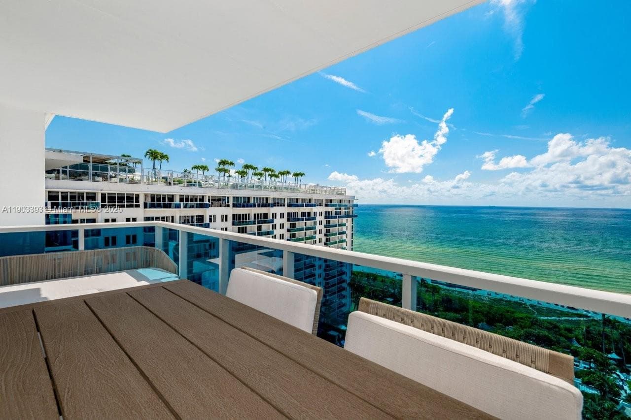 A11903393 — Miami Beach — 26