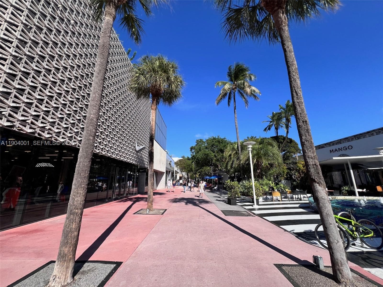 A11904001 — Miami Beach — 29