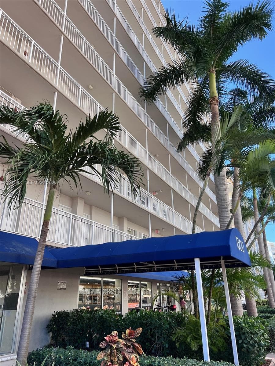 A11904001 — Miami Beach — 4