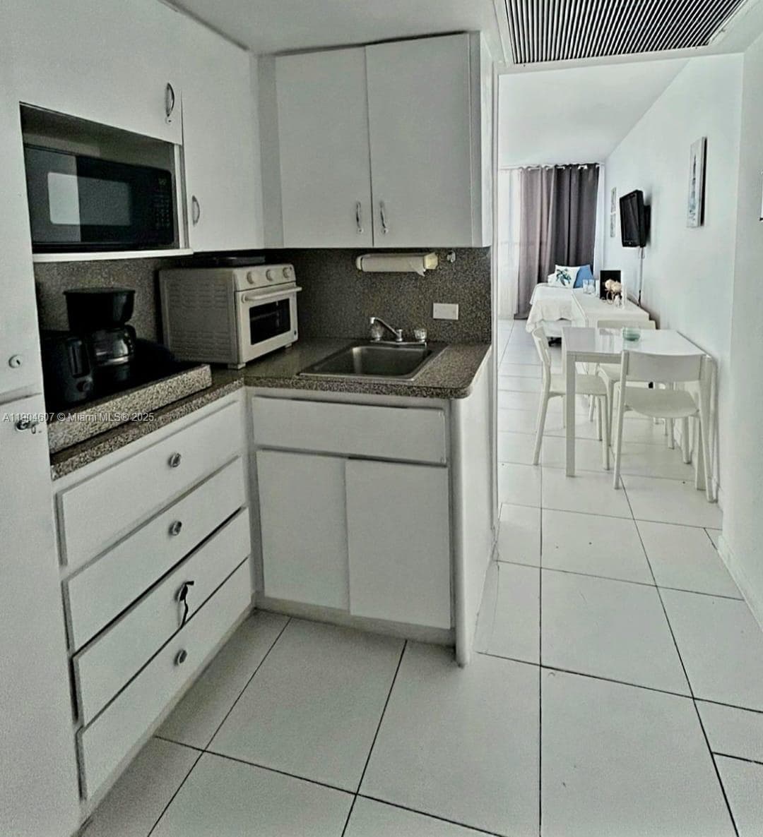 A11904607 — Miami Beach — 5