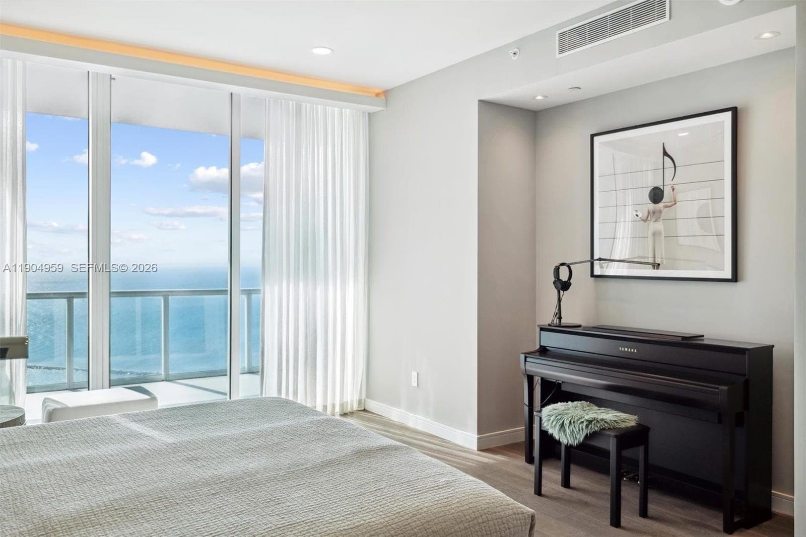 A11904959 — Miami Beach — 22