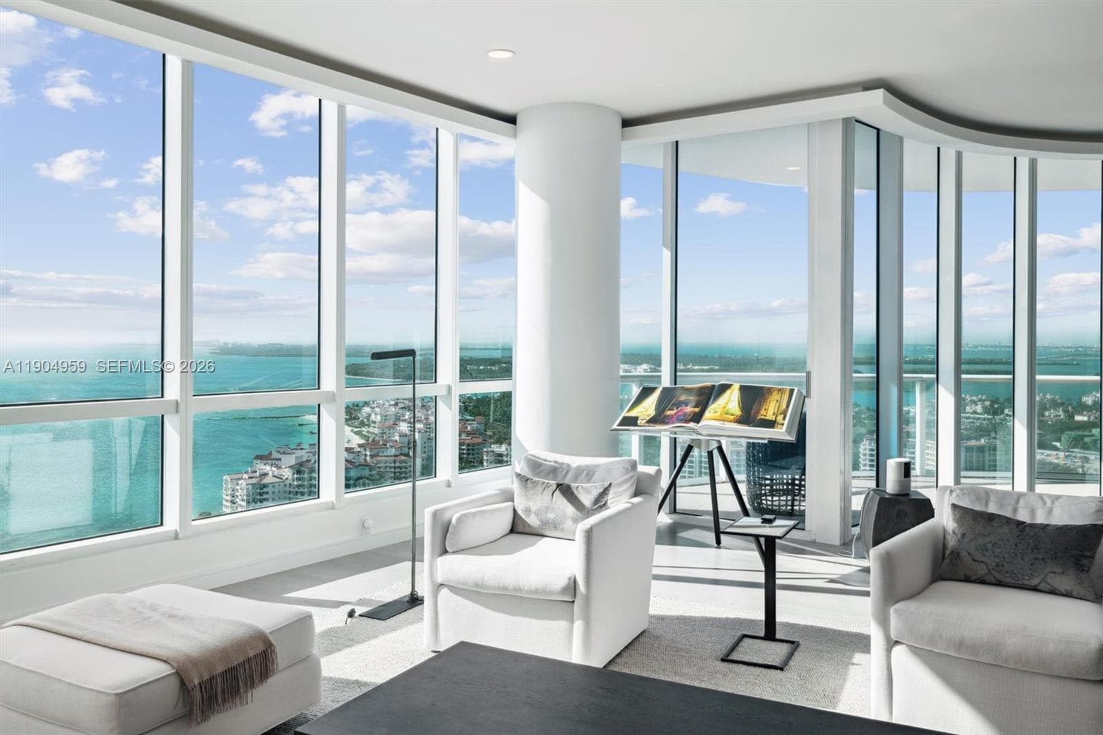 A11904959 — Miami Beach
