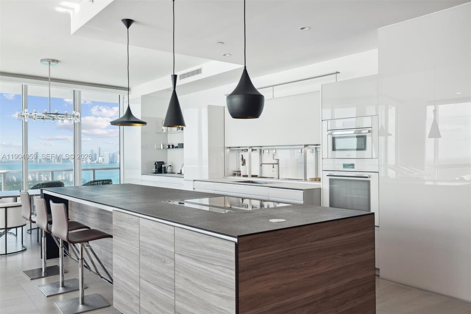A11904959 — Miami Beach — 18