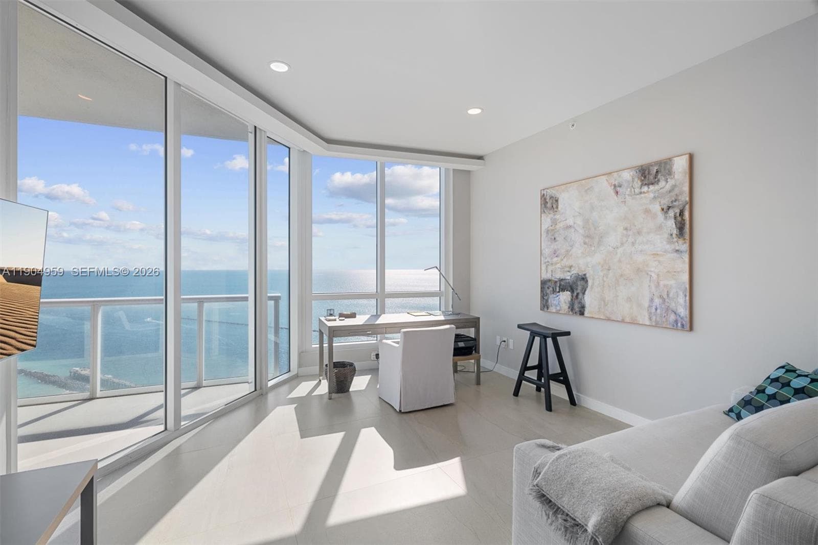A11904959 — Miami Beach — 35