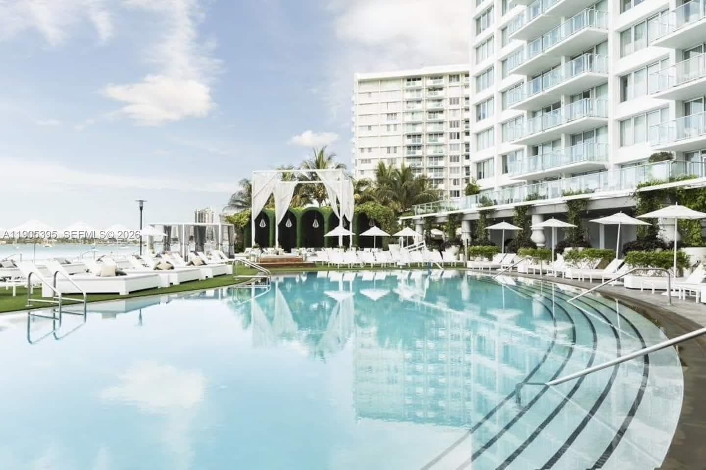 A11905395 — Miami Beach