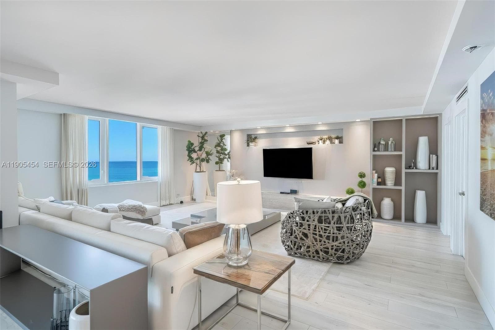 A11905454 — Miami Beach
