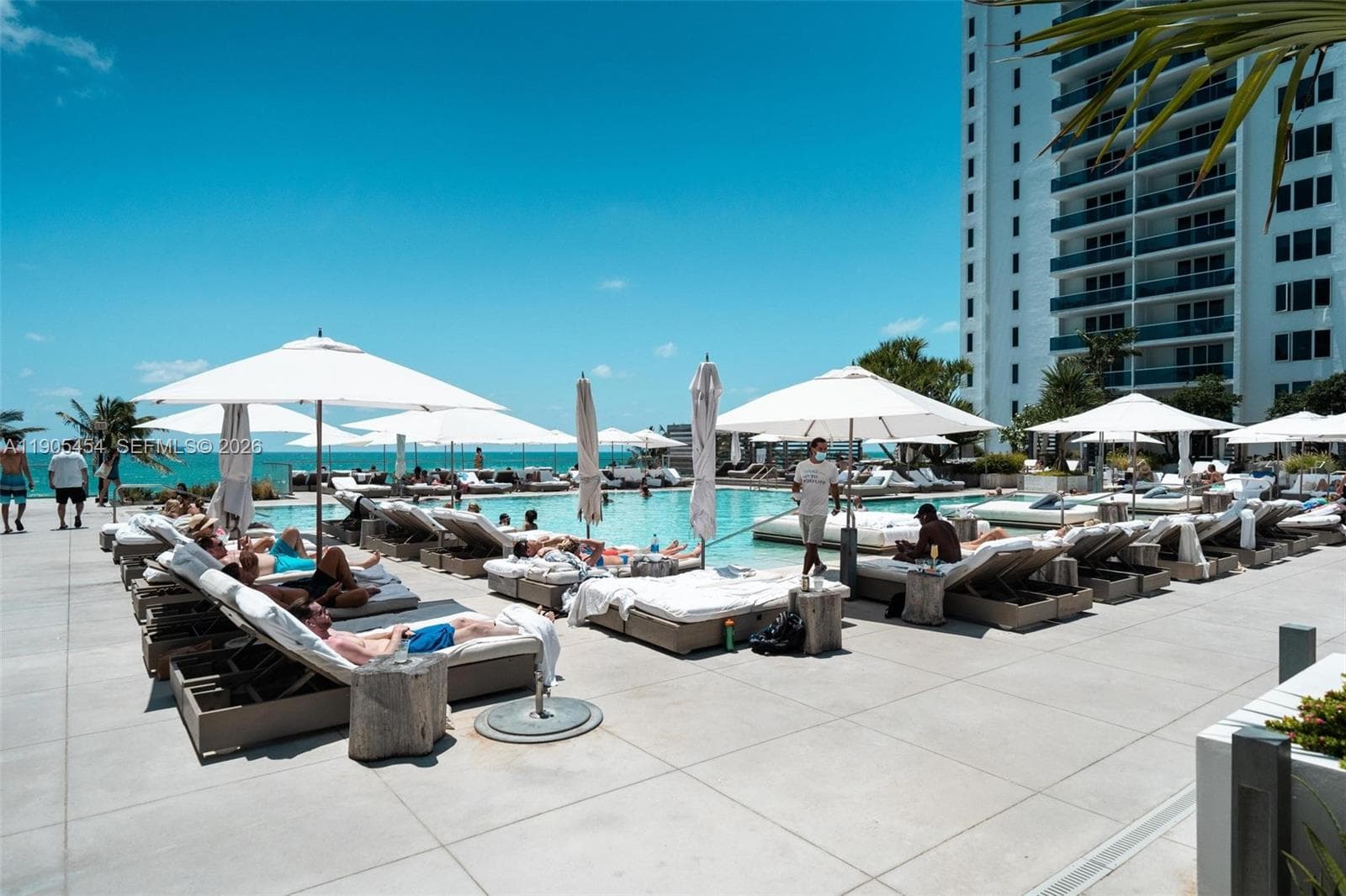 A11905454 — Miami Beach — 38
