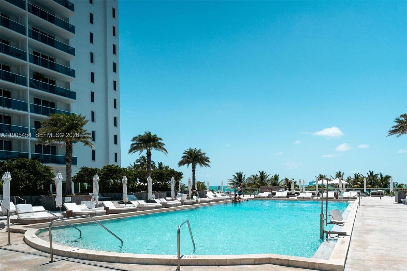 A11905454 — Miami Beach — 29