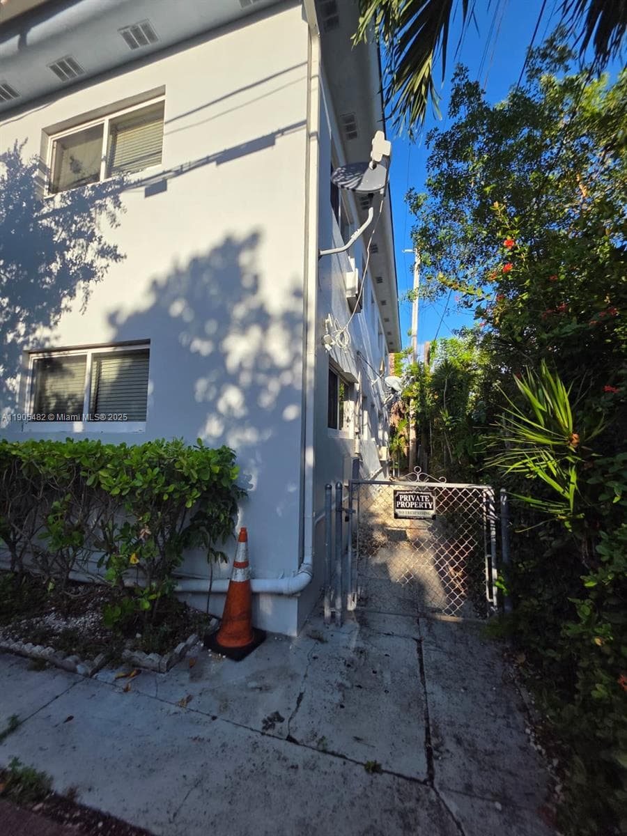 A11905482 — Miami Beach — 5