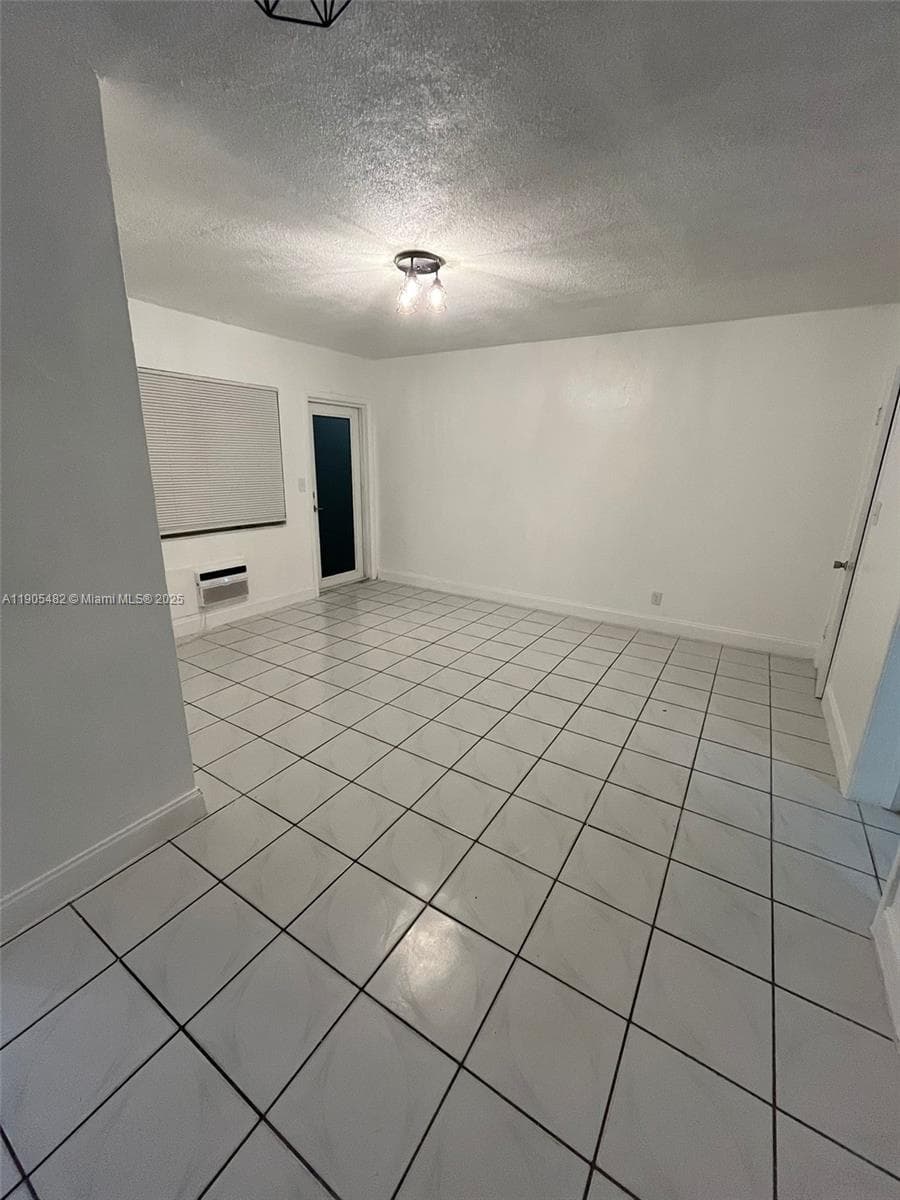 A11905482 — Miami Beach — 39