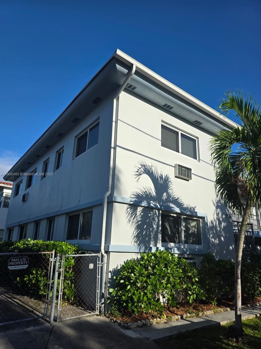 A11905482 — Miami Beach — 4