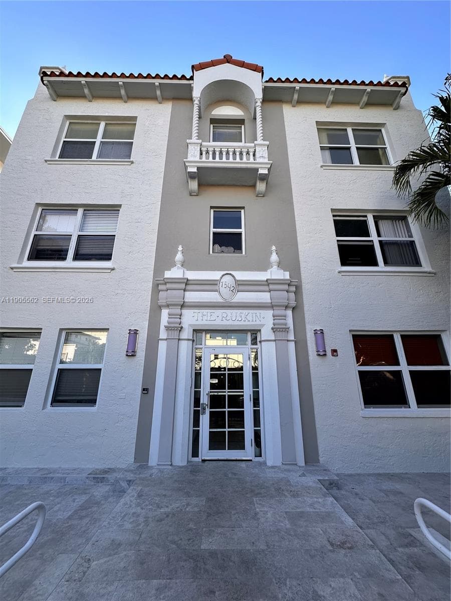 A11905562 — Miami Beach — 22