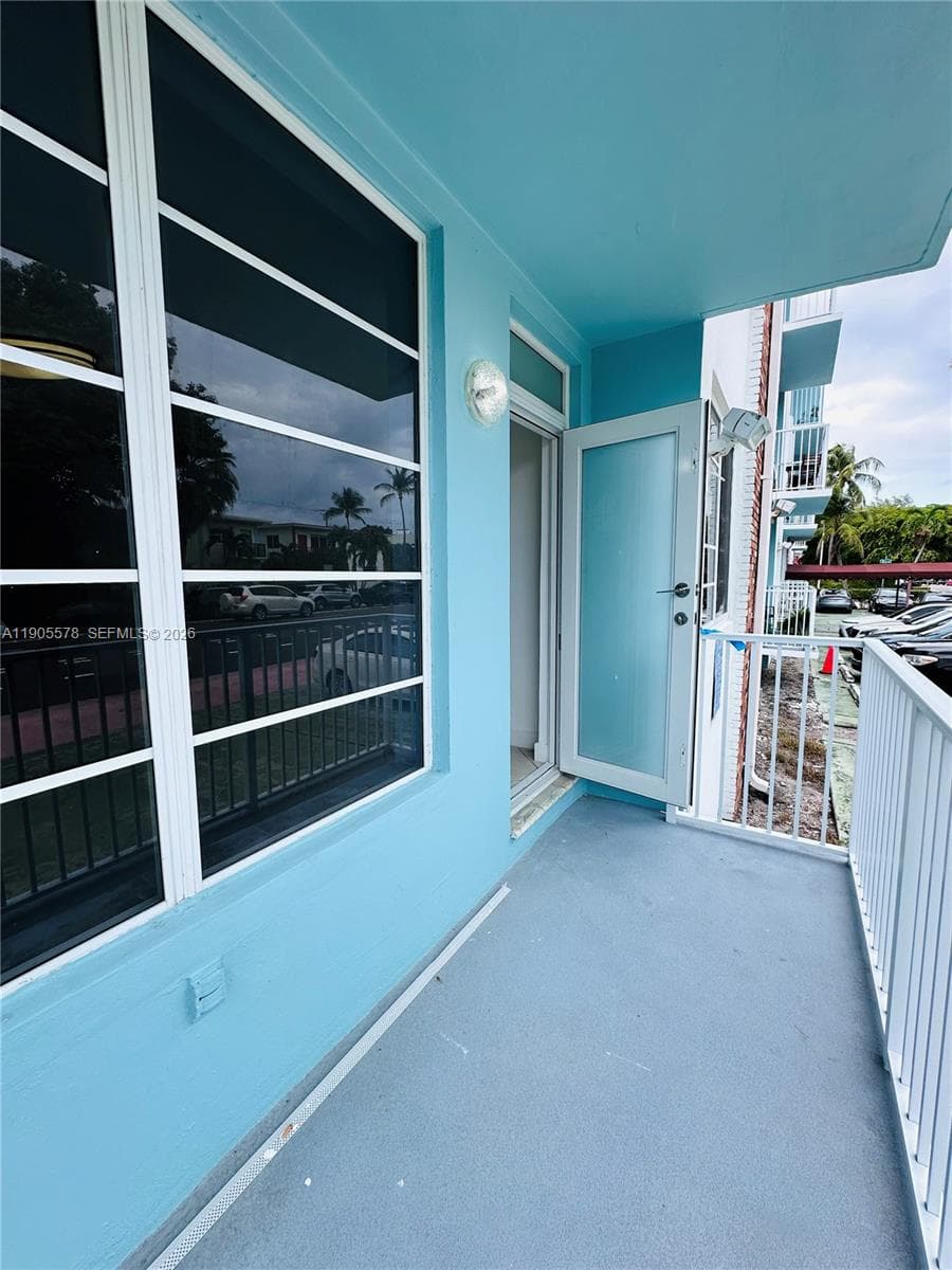 A11905578 — Miami Beach — 23