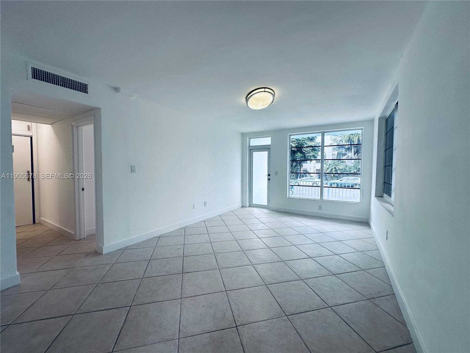 A11905578 — Miami Beach — 2