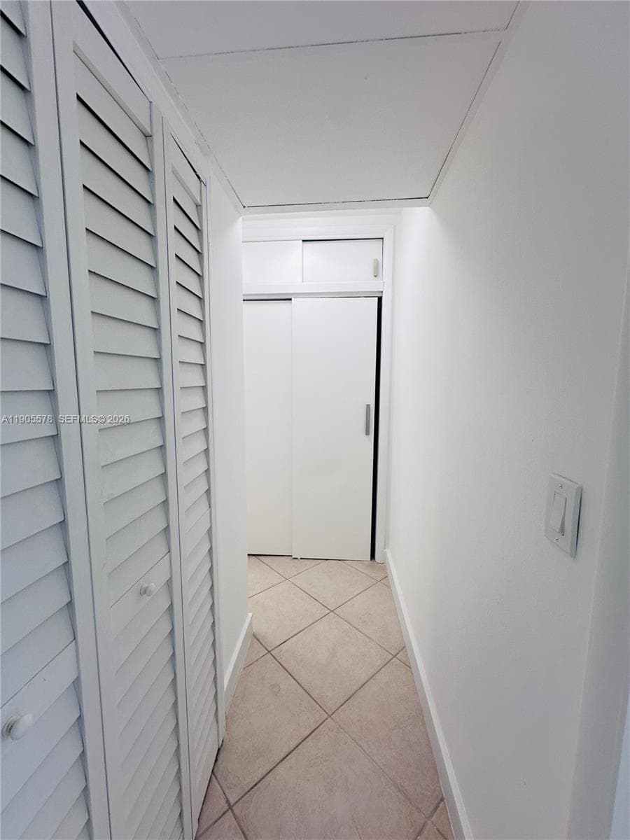 A11905578 — Miami Beach — 17