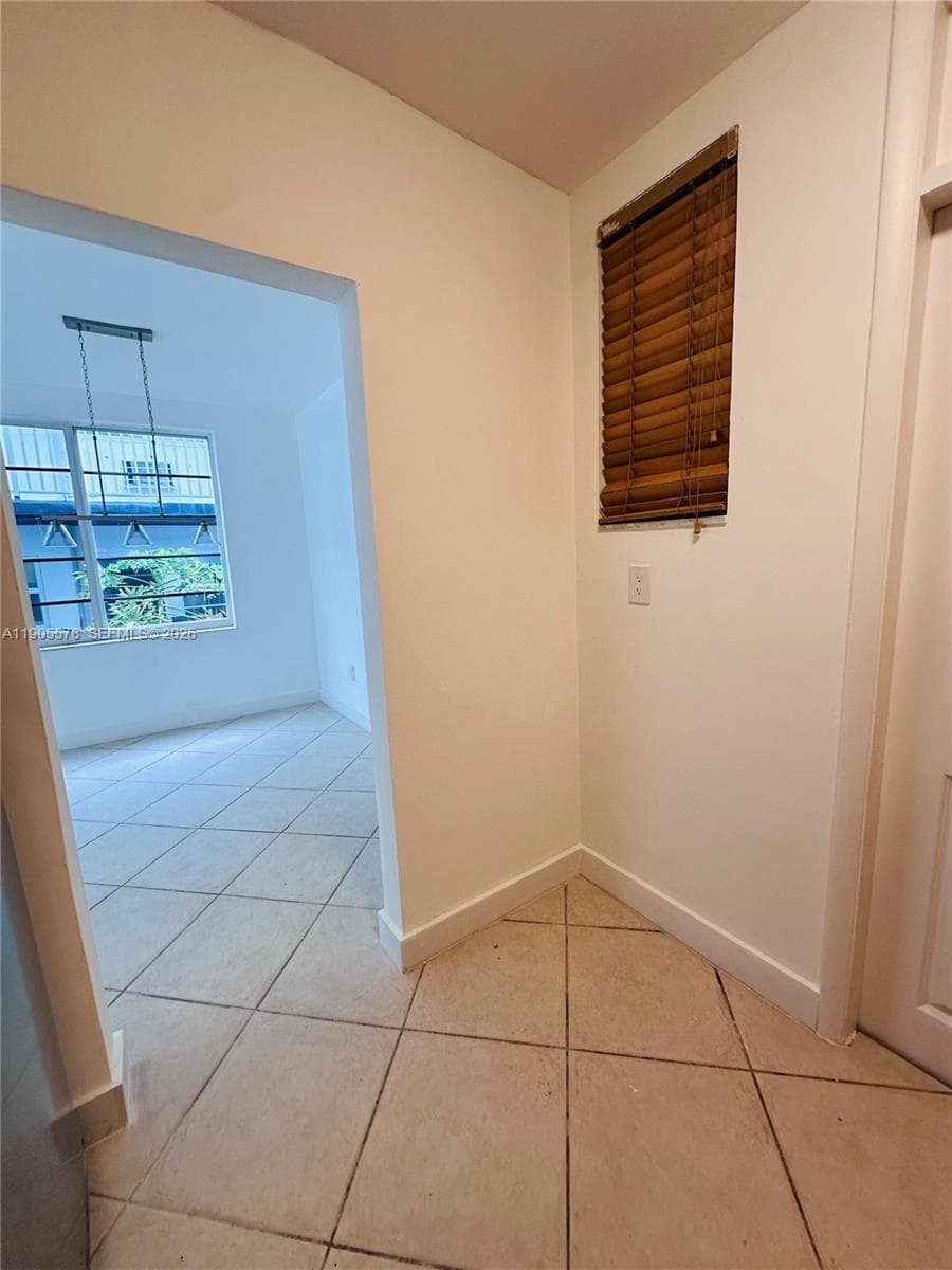 A11905578 — Miami Beach — 26