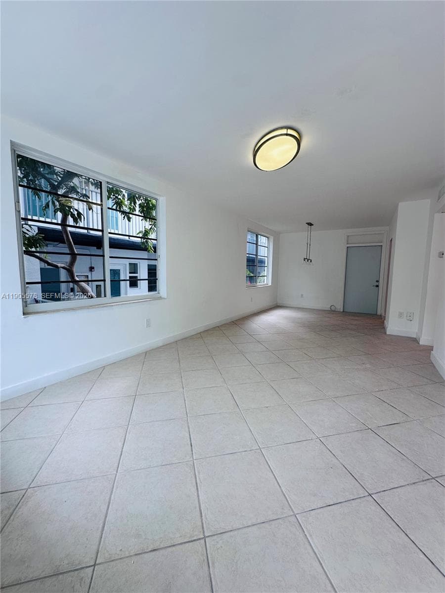 A11905578 — Miami Beach — 22