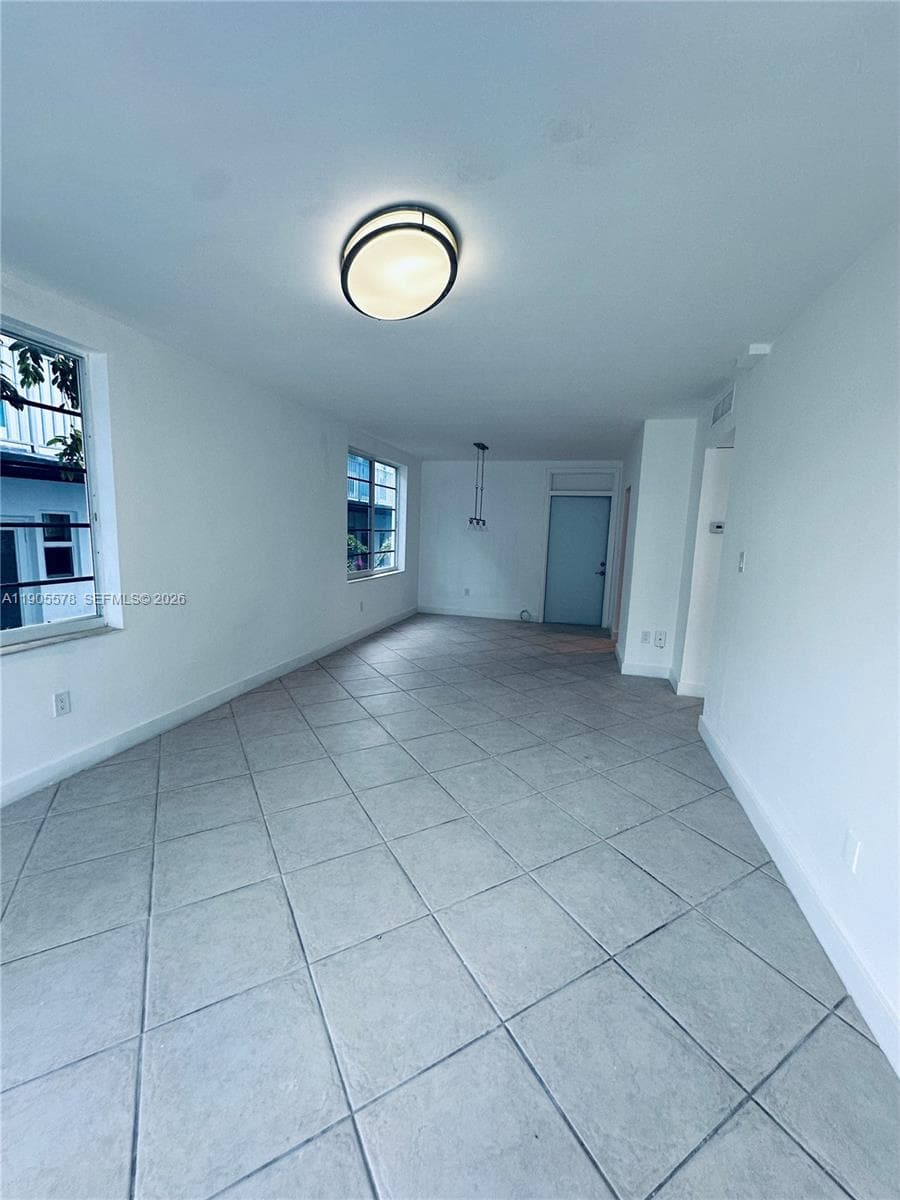 A11905578 — Miami Beach — 15