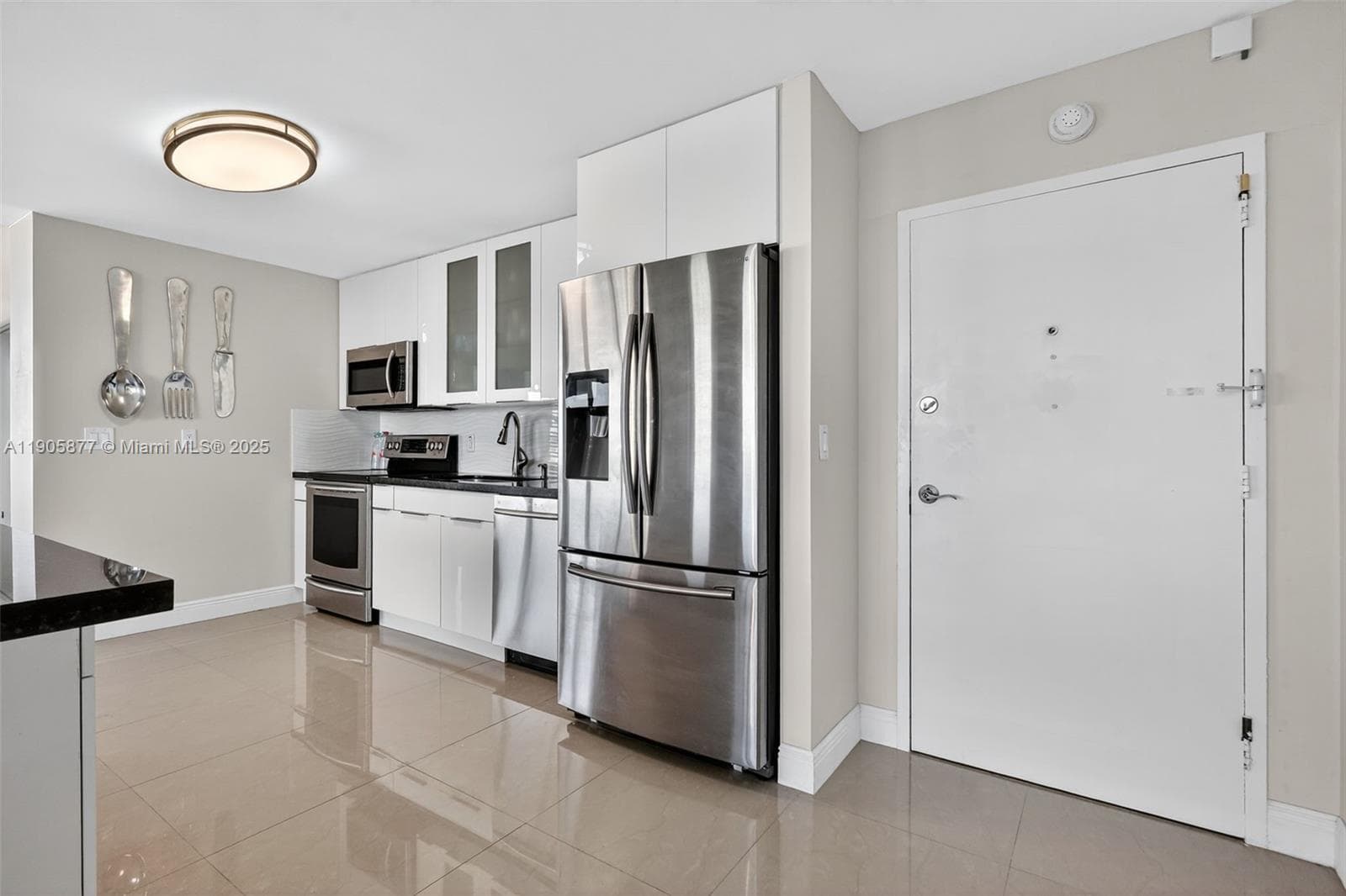 A11905877 — Miami Beach — 6