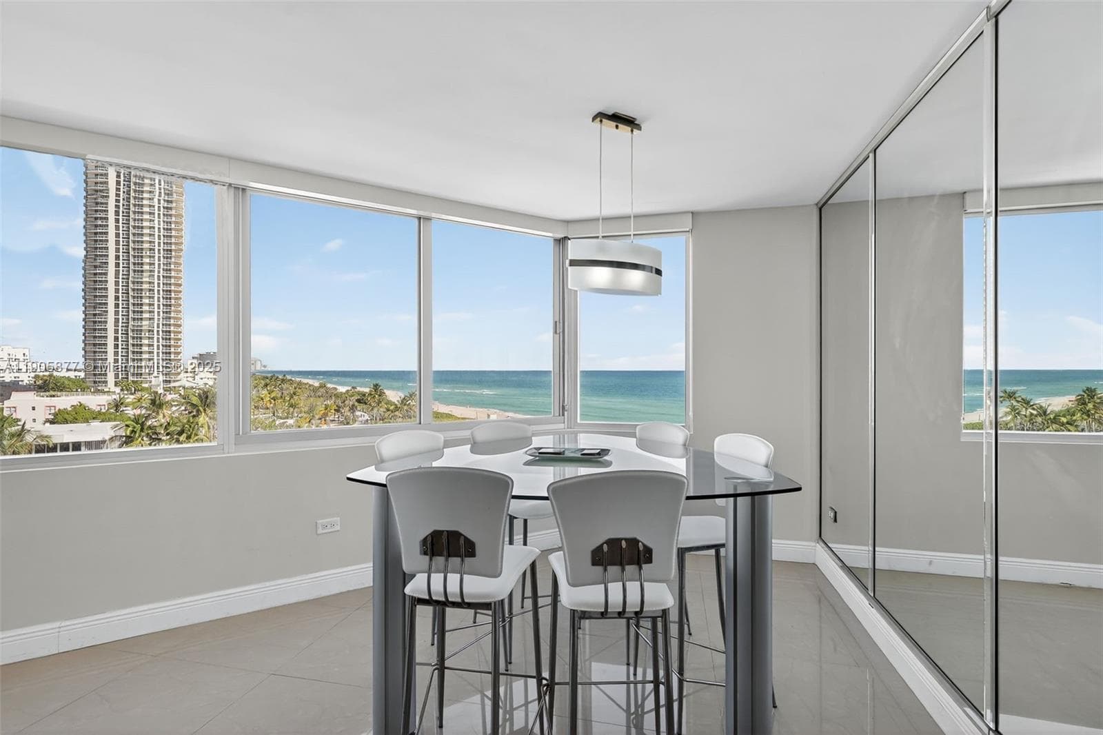 A11905877 — Miami Beach — 17