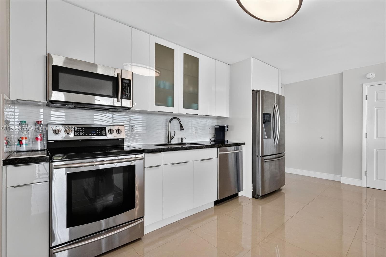 A11905877 — Miami Beach — 9