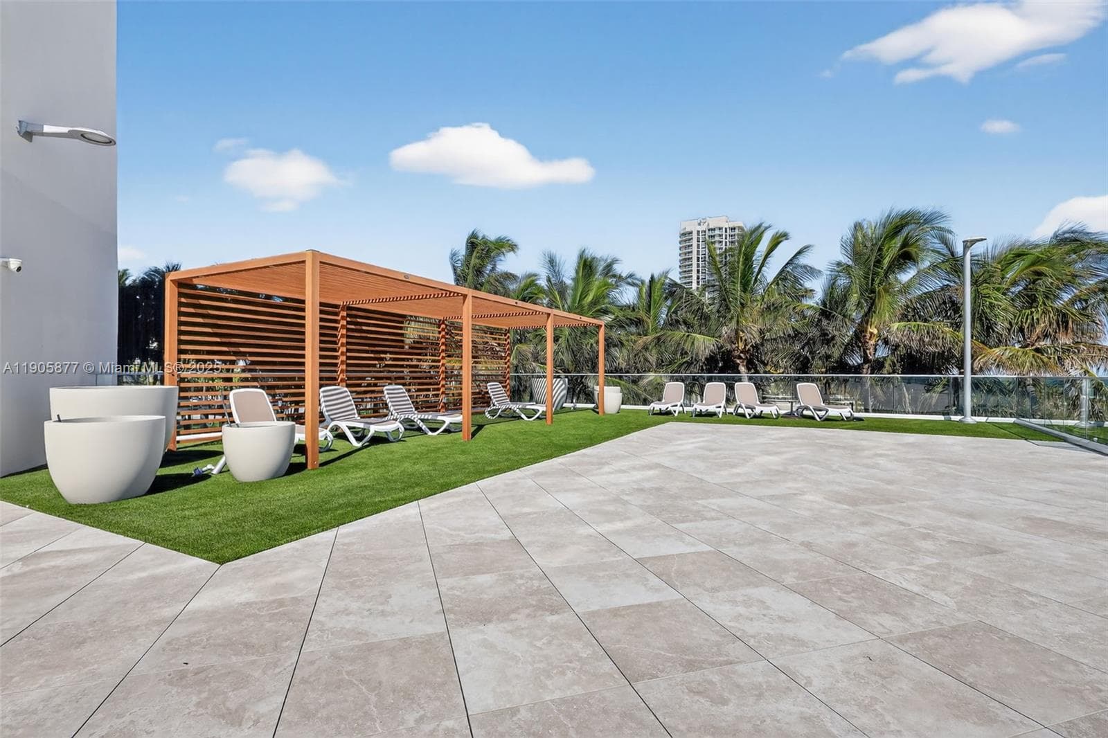 A11905877 — Miami Beach — 61