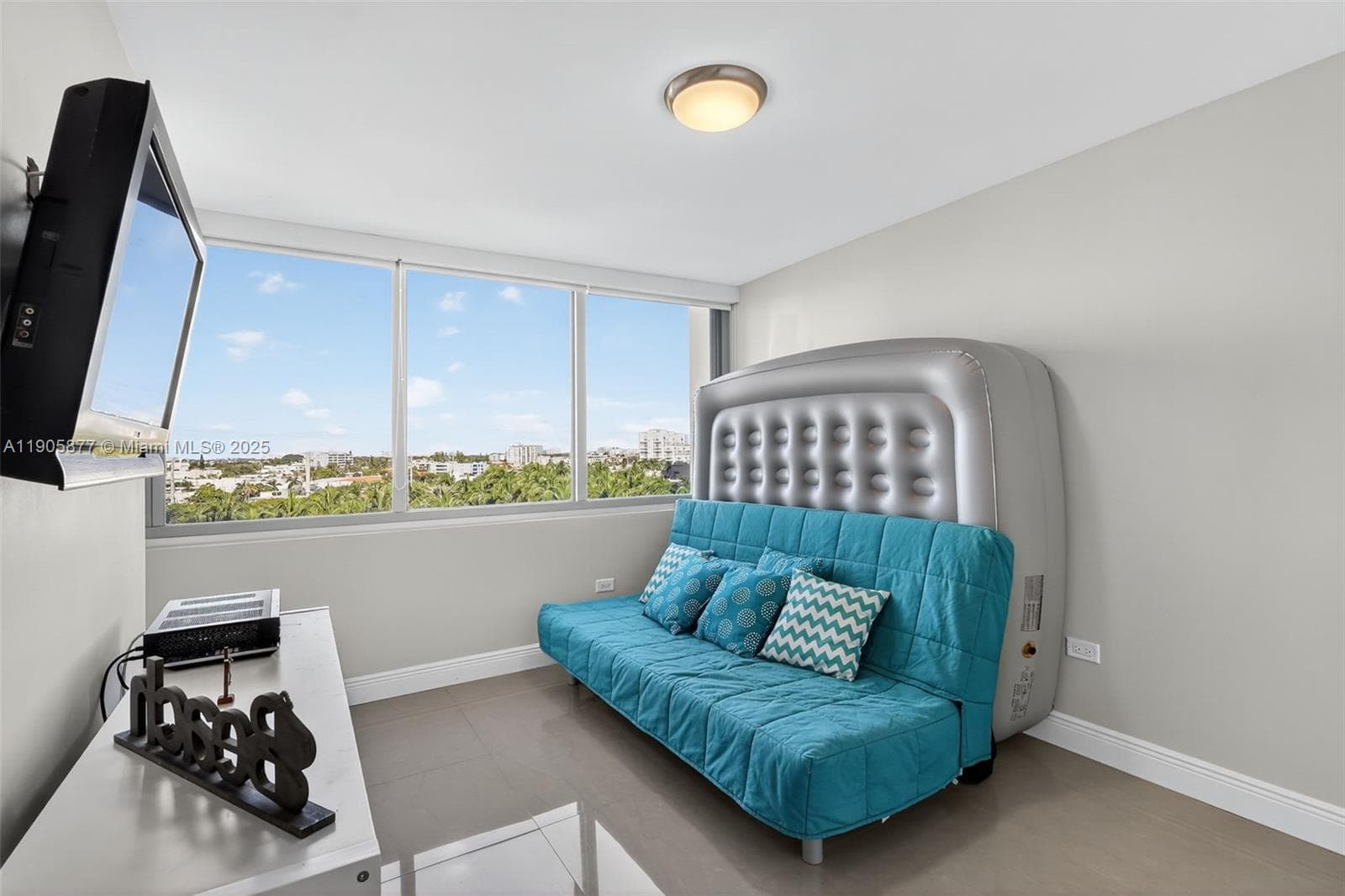A11905877 — Miami Beach — 19