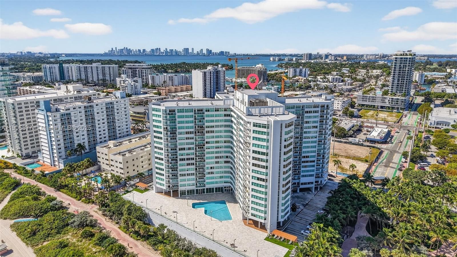A11905877 — Miami Beach — 70