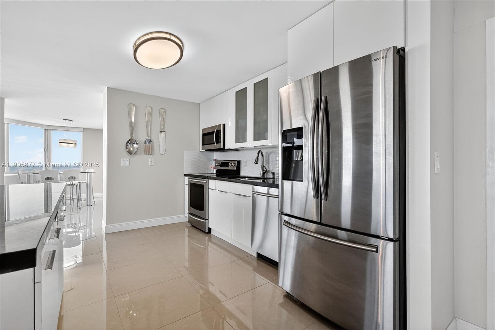 A11905877 — Miami Beach — 8