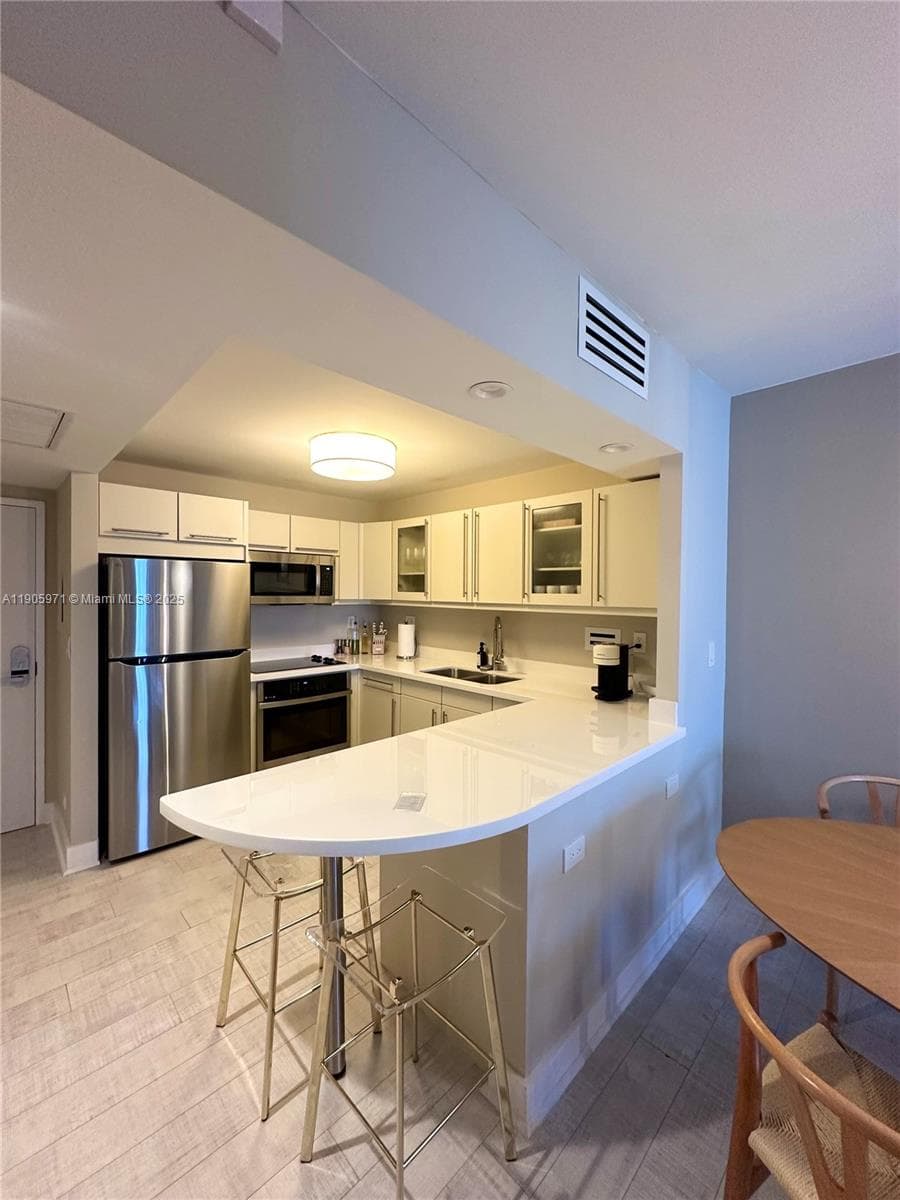 A11905971 — Miami Beach — 6