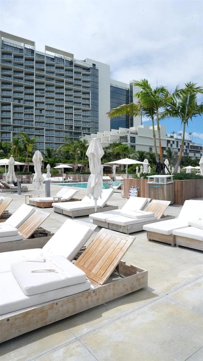 A11905971 — Miami Beach — 16
