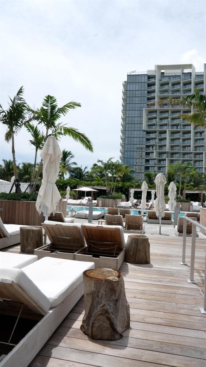 A11905971 — Miami Beach — 19