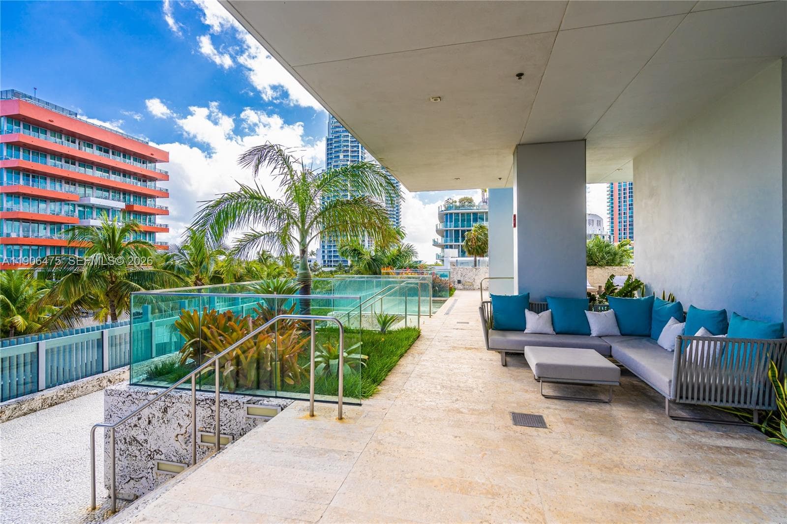 A11906475 — Miami Beach — 50