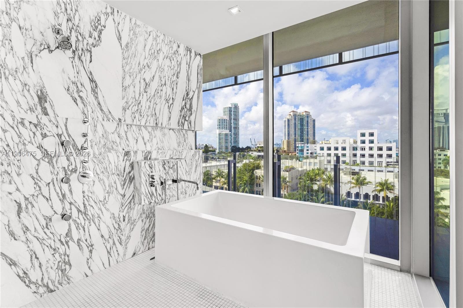 A11906475 — Miami Beach — 25