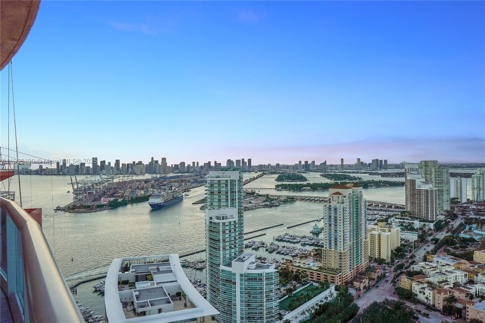 A11906490 — Miami Beach — 62