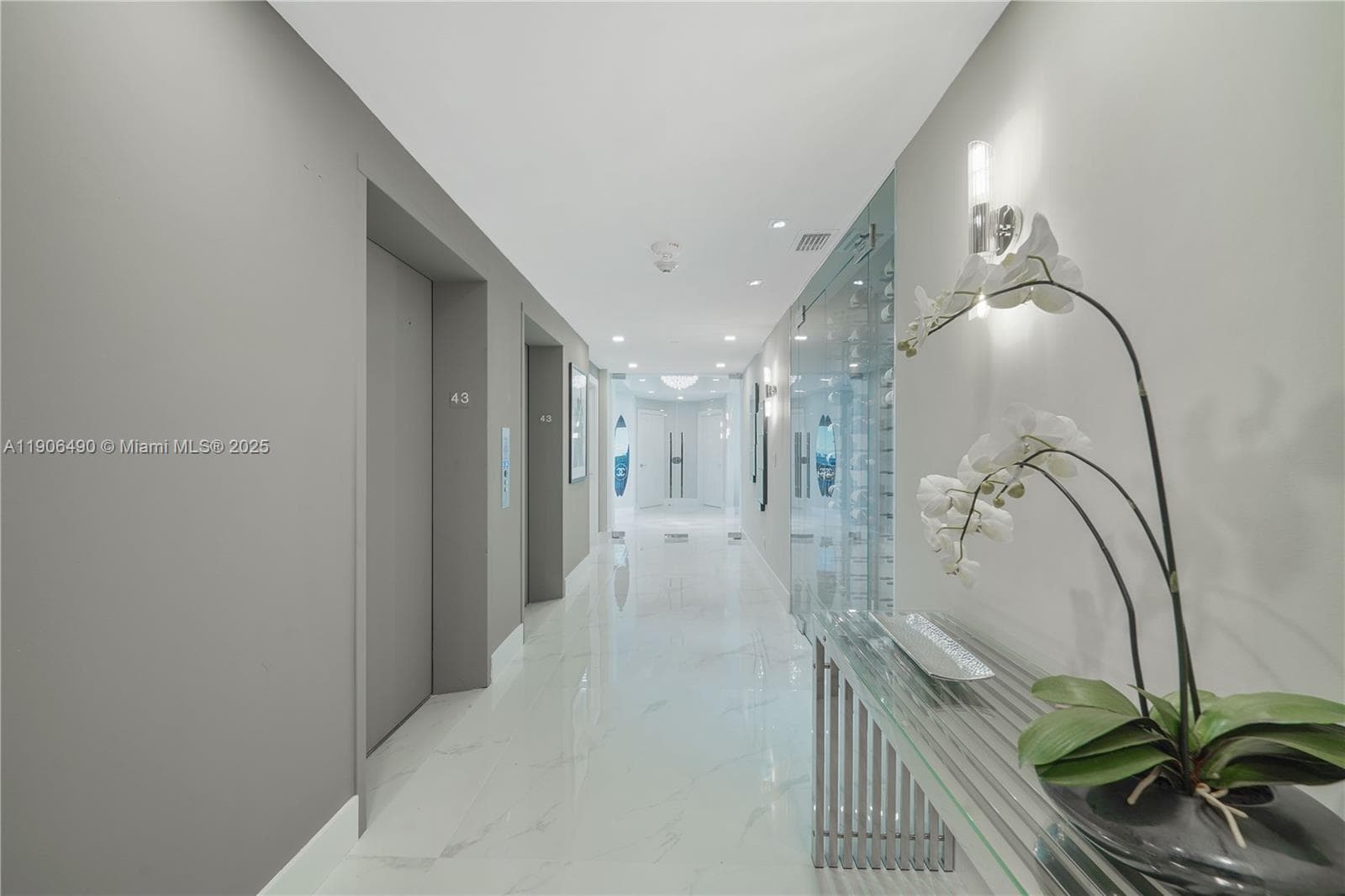 A11906490 — Miami Beach — 2