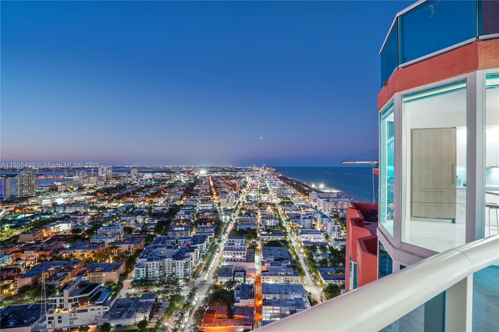 A11906490 — Miami Beach — 76