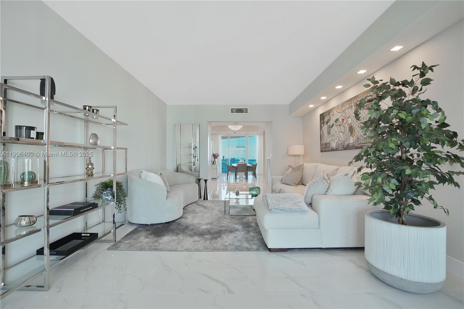 A11906490 — Miami Beach — 26