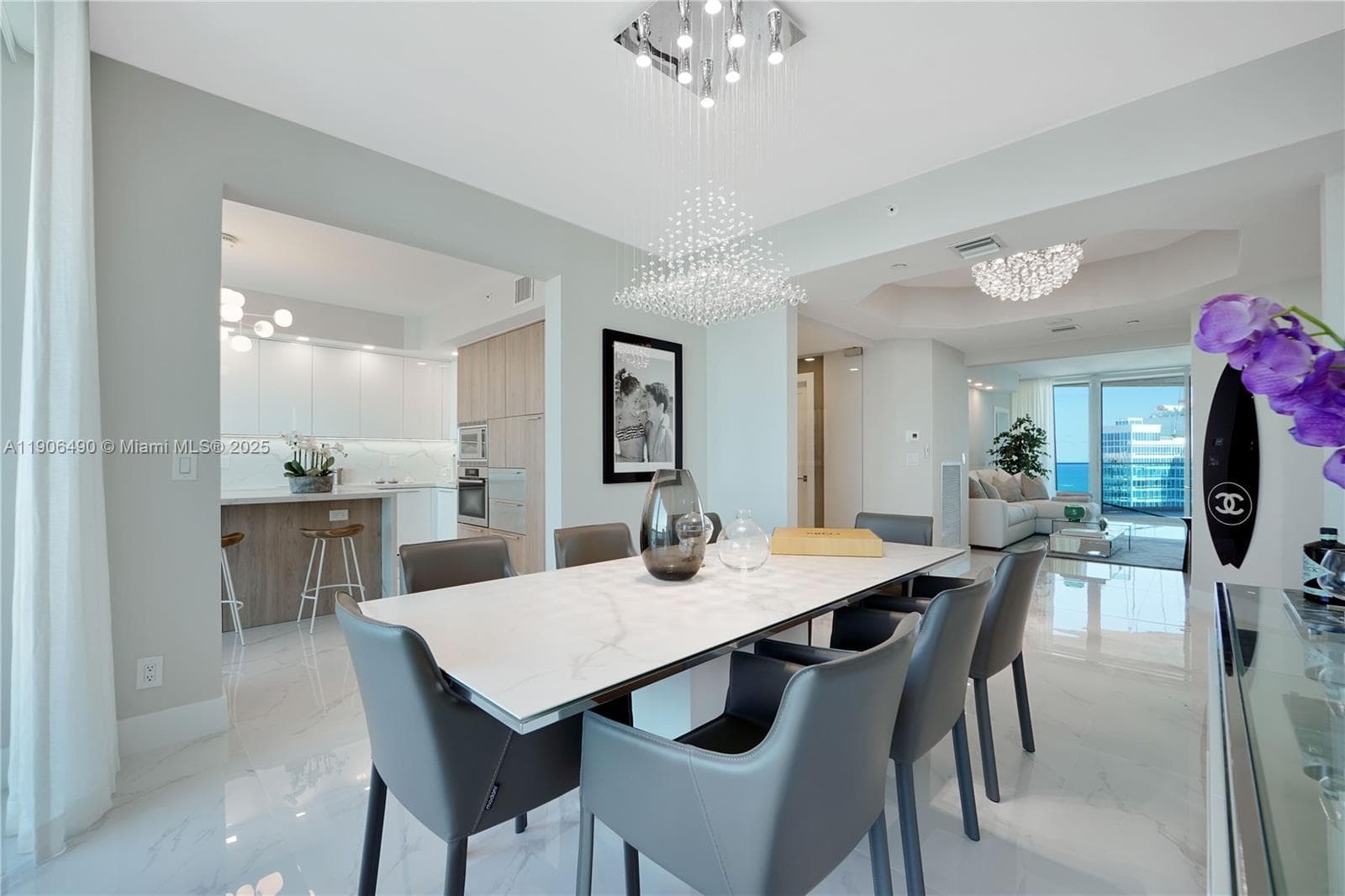 A11906490 — Miami Beach — 22