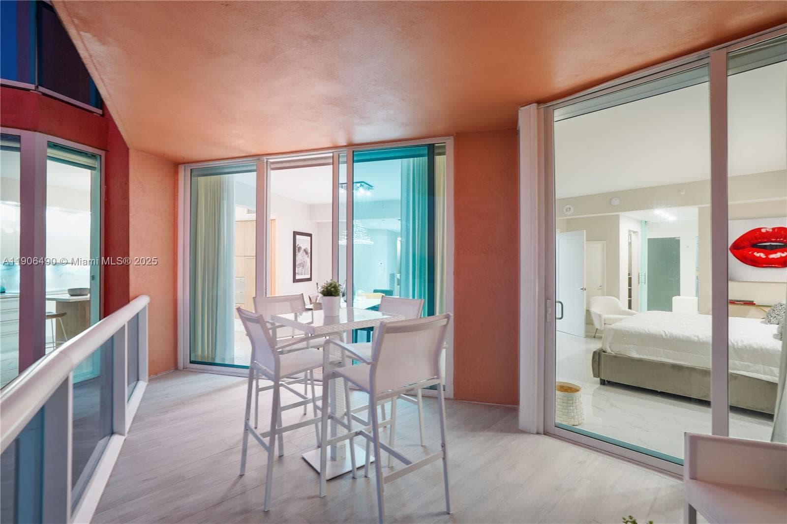 A11906490 — Miami Beach — 77