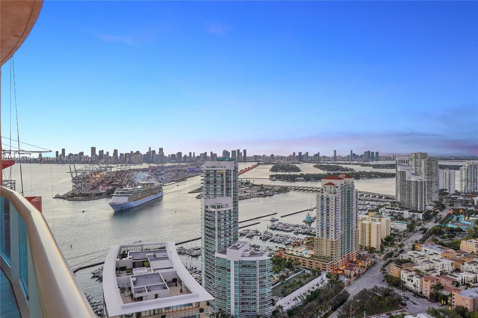 A11906490 — Miami Beach — 63