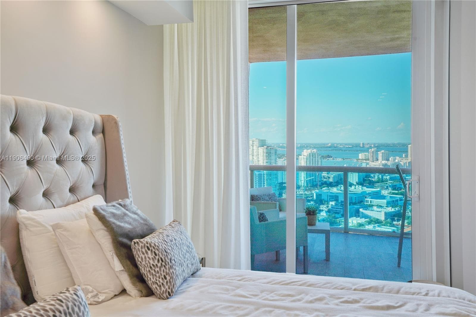 A11906490 — Miami Beach — 36