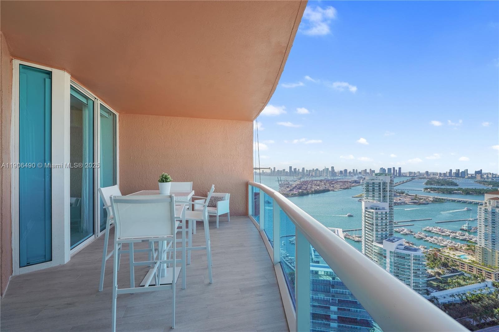 A11906490 — Miami Beach — 24