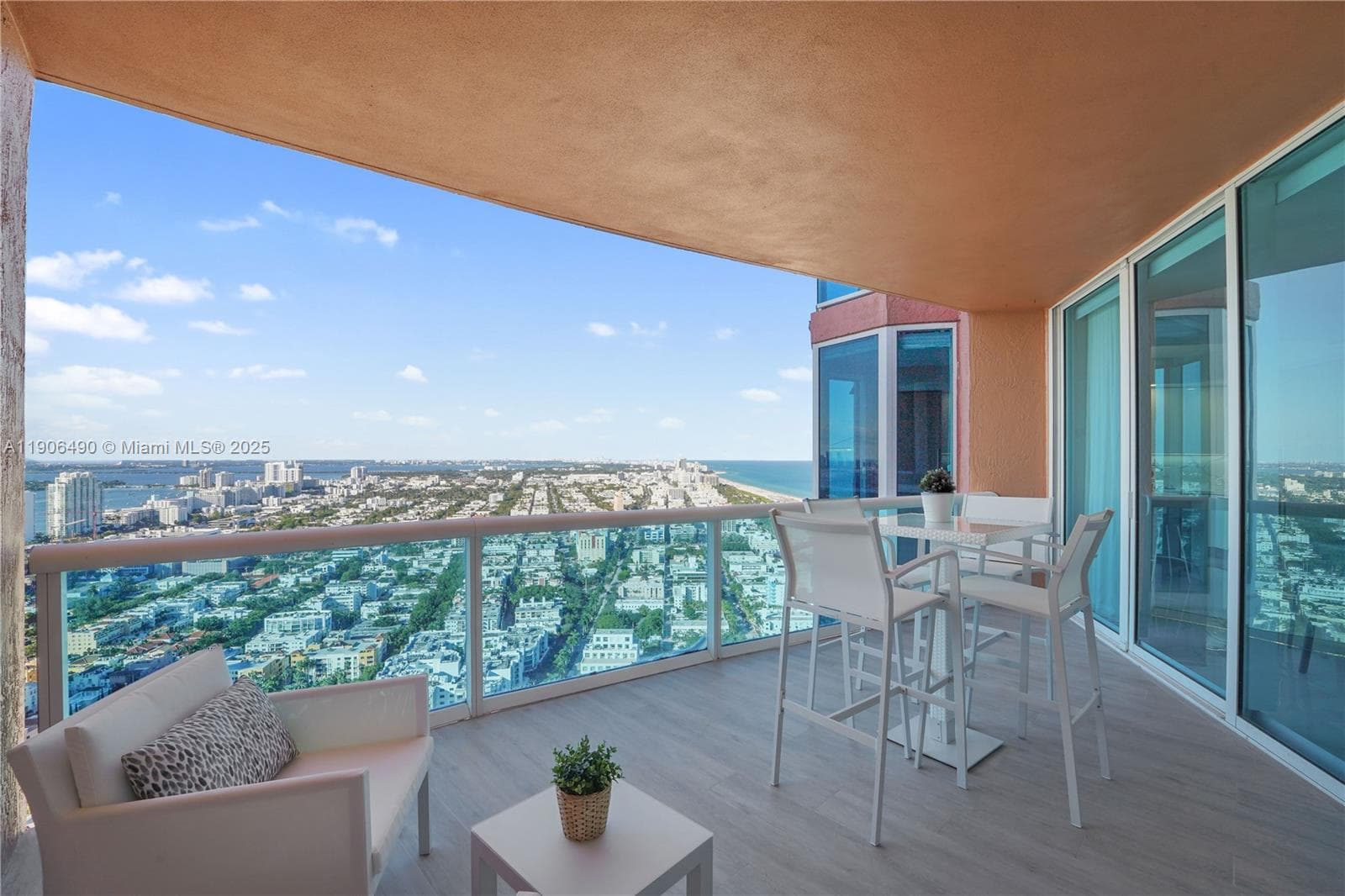 A11906490 — Miami Beach — 69