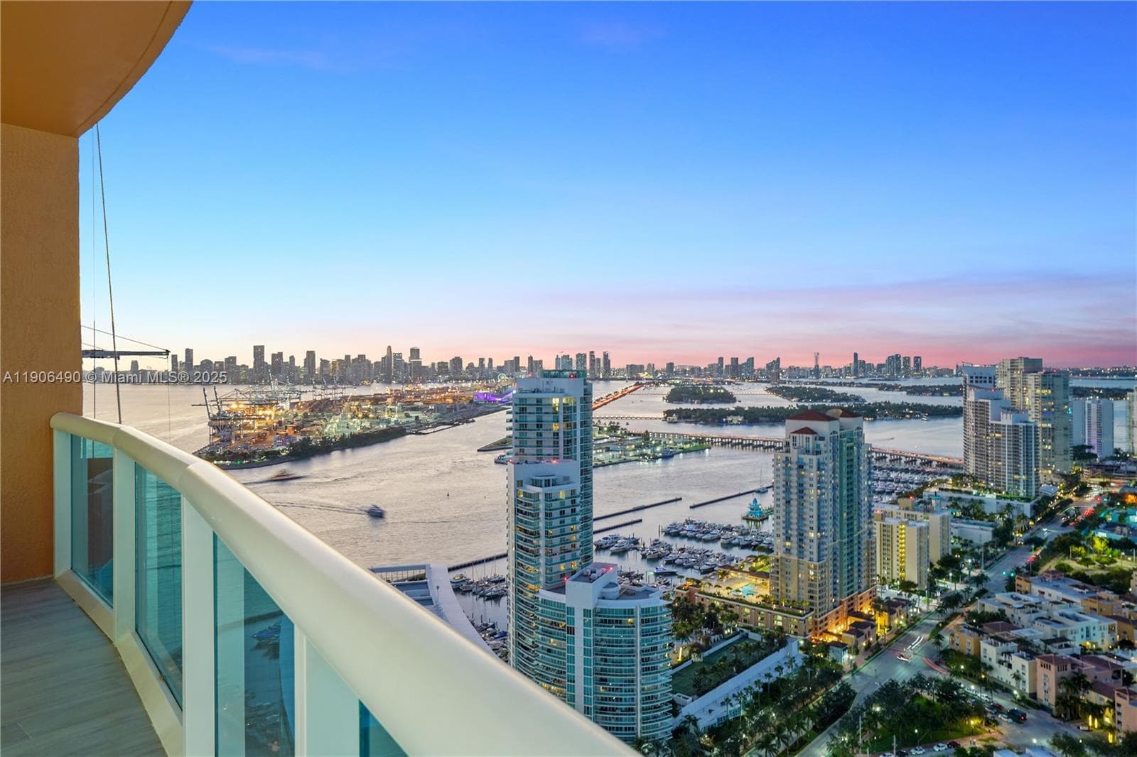 A11906490 — Miami Beach — 61